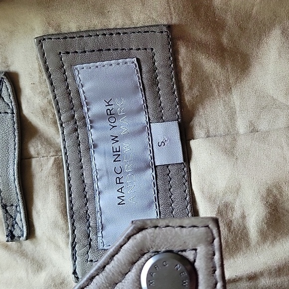 Leather jacket - Picture 3 of 3